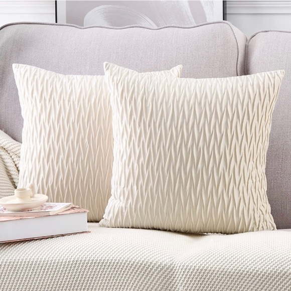 🎉HOST PICK Luxury HomeElegant Cream Soft Textured Velvet Throw Pillow Covers
